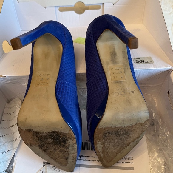 Aldo Kristina 120mm electric blue heels. Suede-like finish, textured upper. - Picture 4 of 4